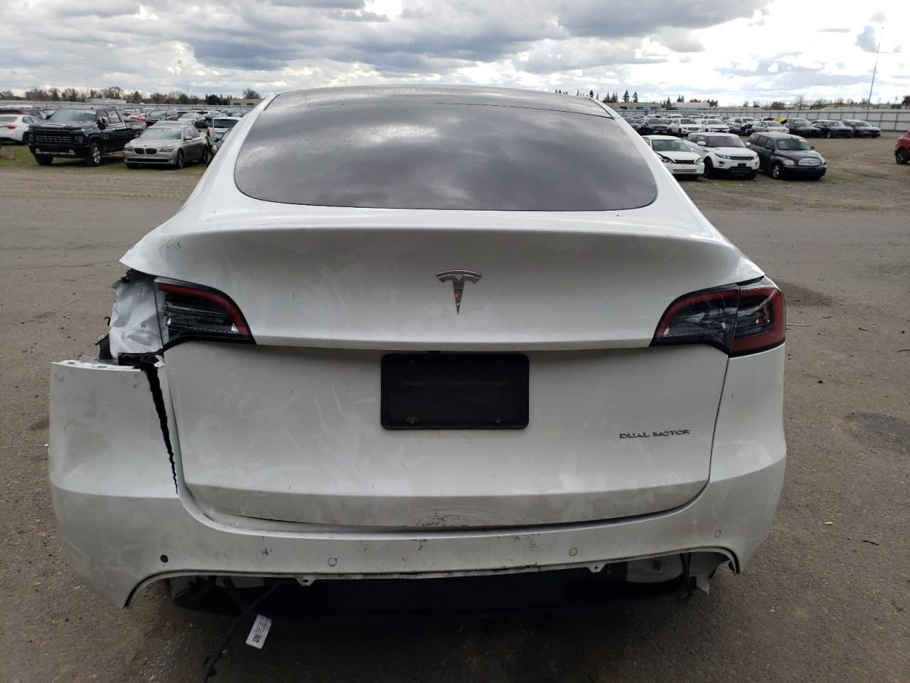 2022 TESLA MODEL Y VIN:7SAYGDEE4NF402447