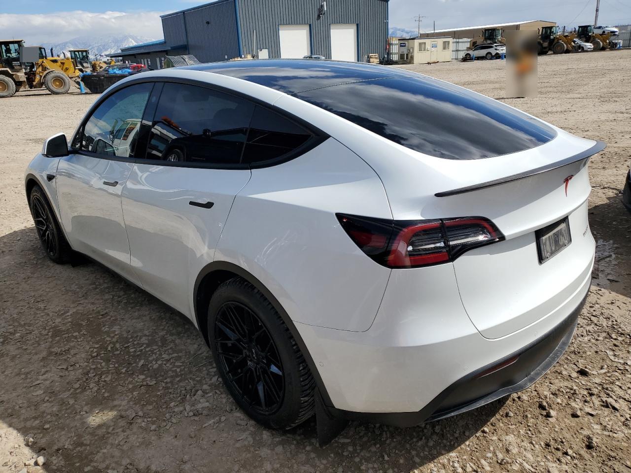 2022 TESLA MODEL Y  VIN:7SAYGDEF7NF397026