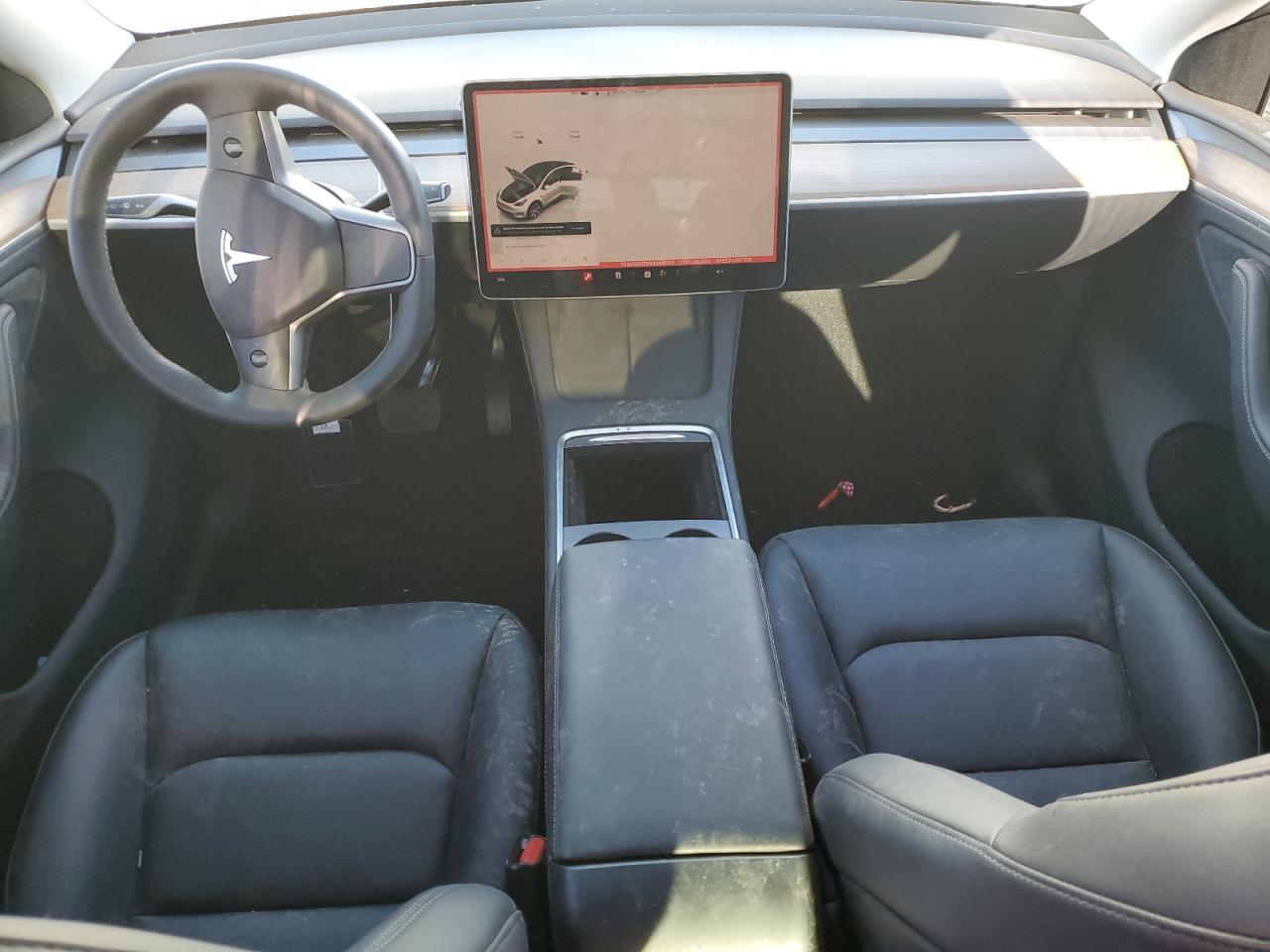 2024 TESLA MODEL Y  VIN:7SAYGDEE9RA268098