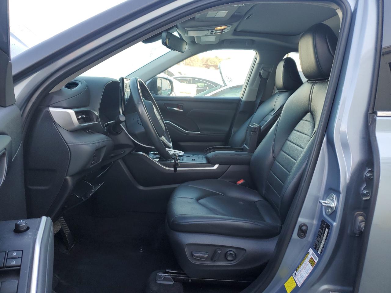 2022 TOYOTA HIGHLANDER XLE VIN:5TDGZRAH8NS094257