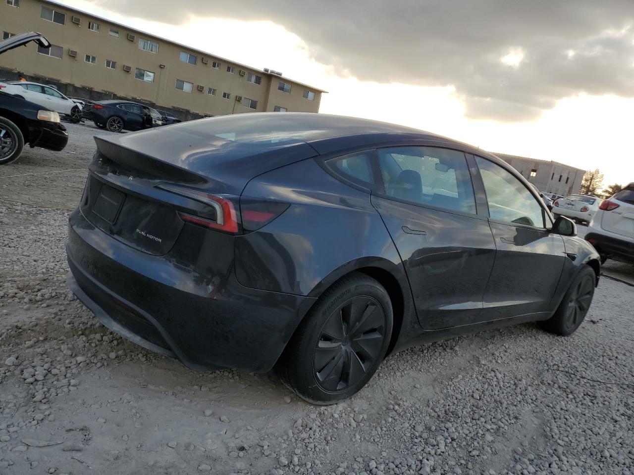 2024 TESLA MODEL 3  VIN:5YJ3E1EB5RF849666