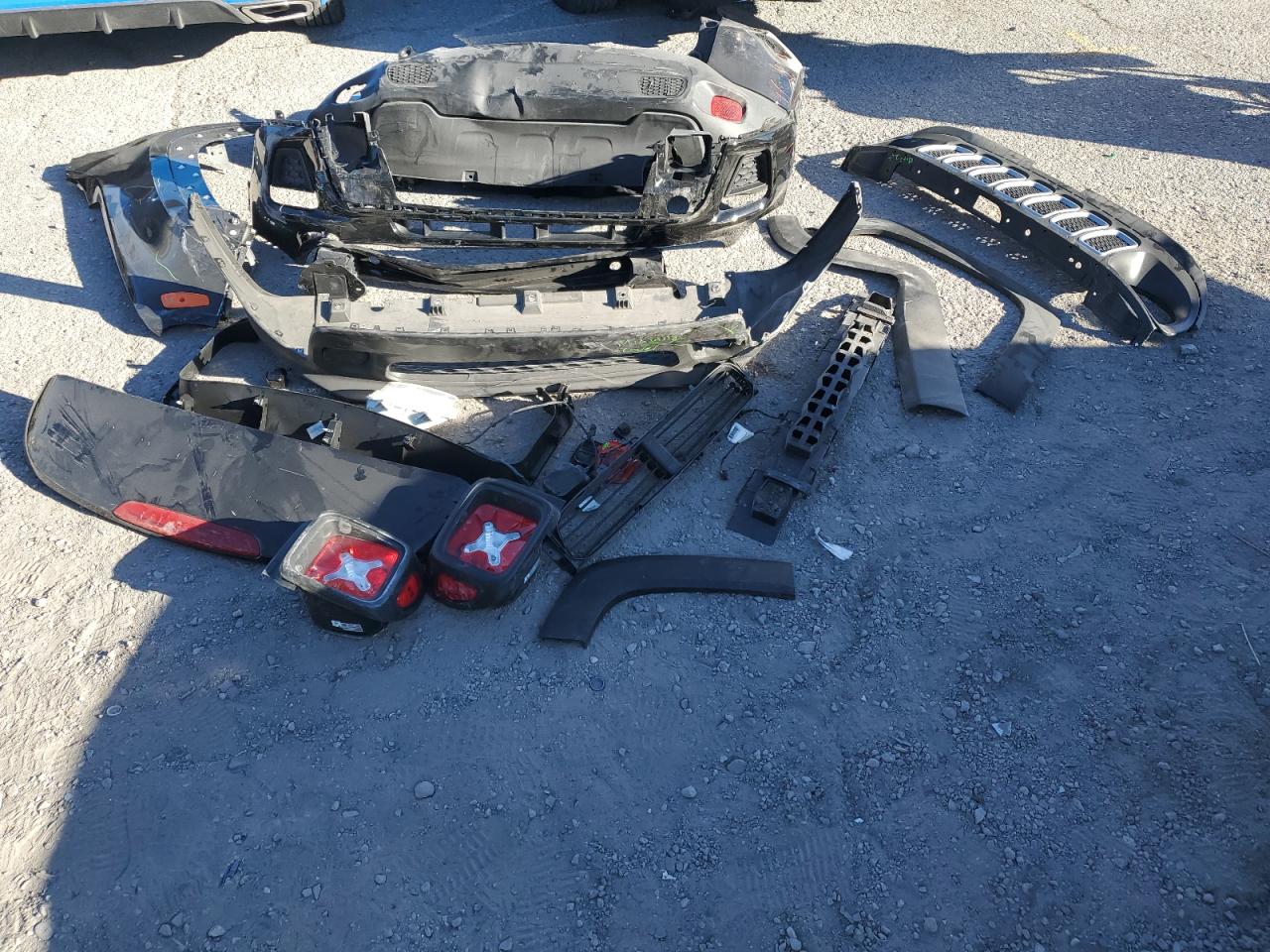 2023 JEEP RENEGADE LATITUDE VIN:ZACNJDB18PPP12287