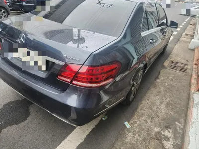 2015 Mercedes-Benz E 300 VIN: