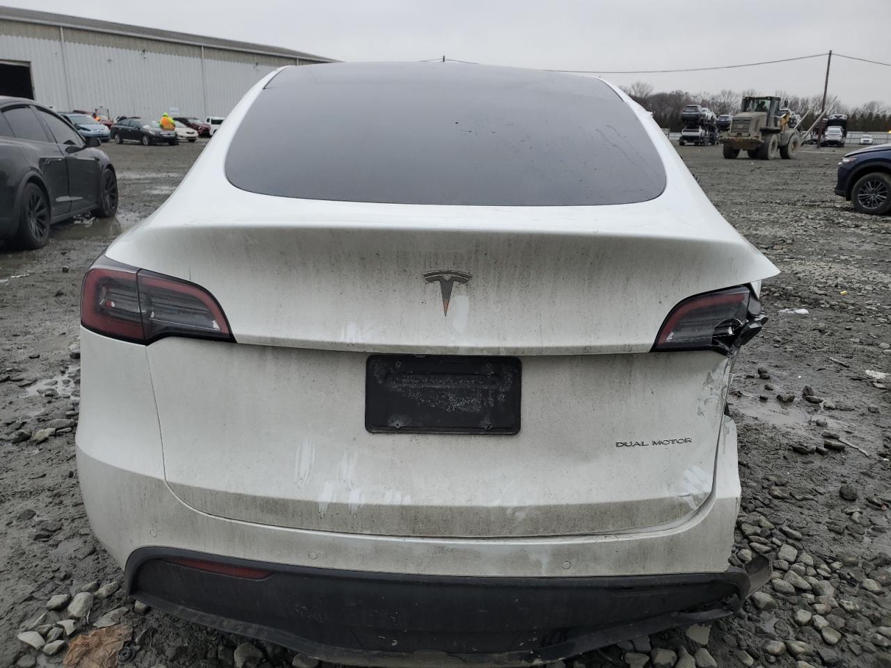 2022 TESLA MODEL Y  VIN:7SAYGDEE5NF310070
