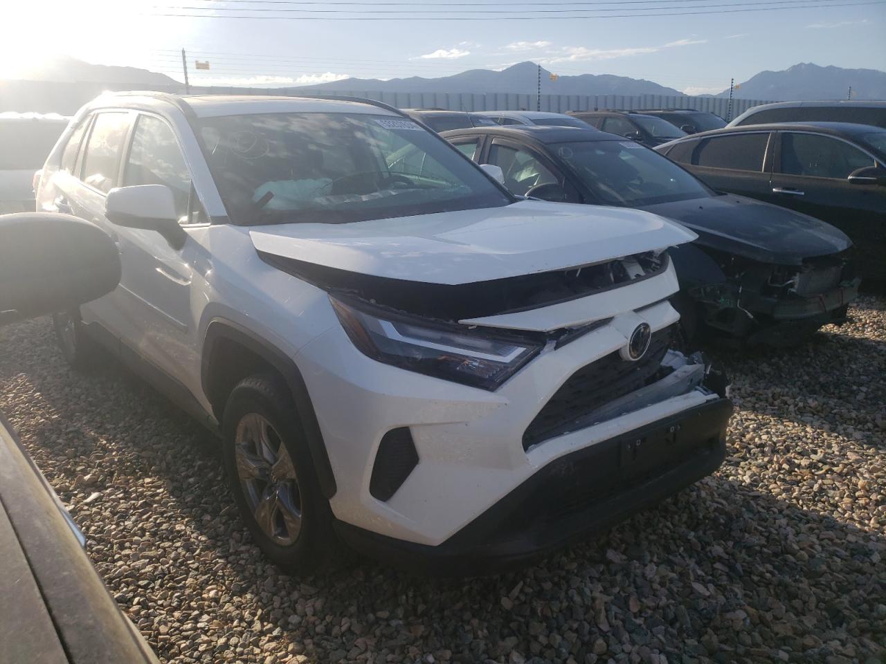 2022 TOYOTA RAV4 XLE VIN:2T3P1RFV6NC258658