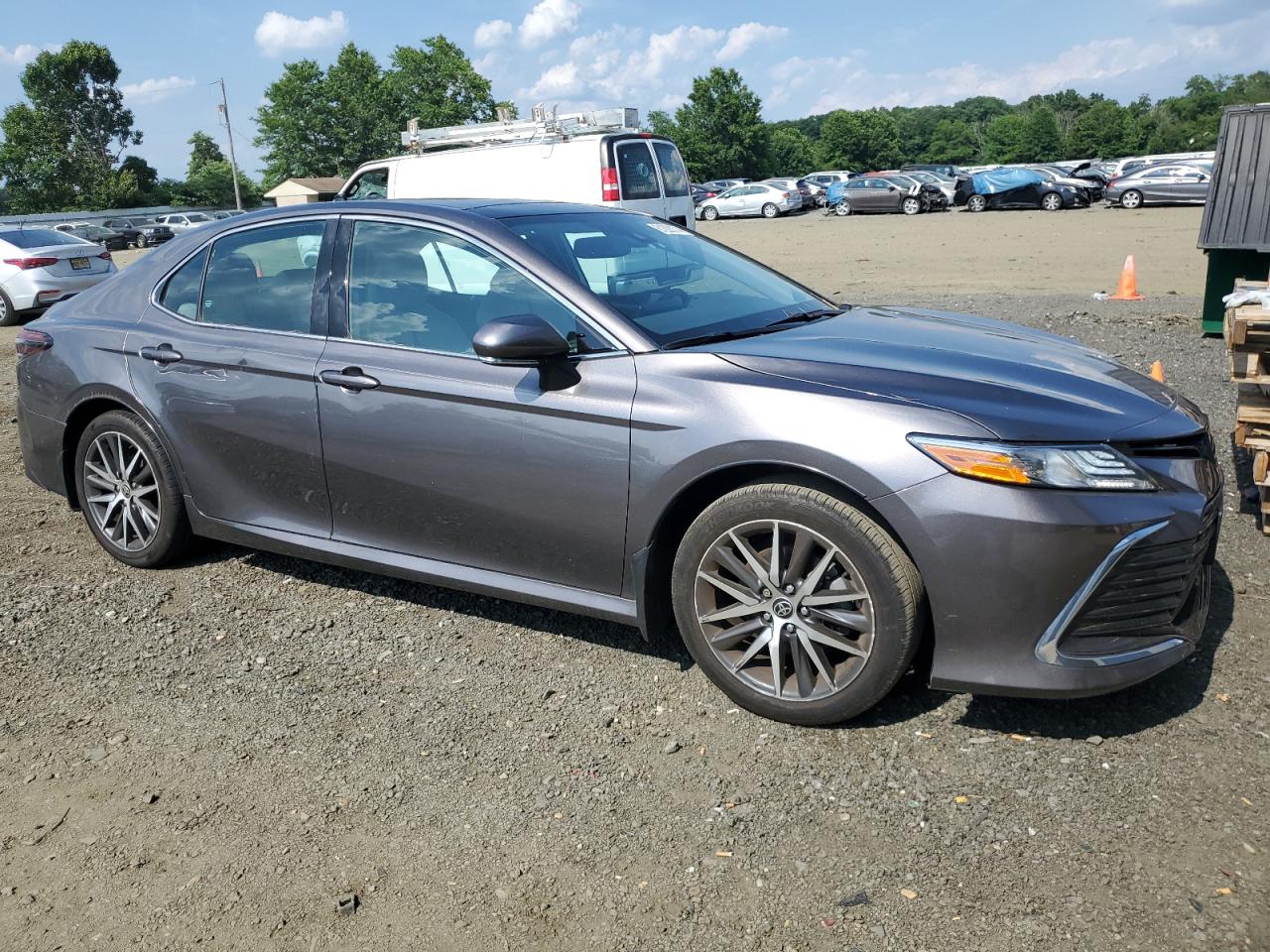 2022 TOYOTA CAMRY XLE VIN:4T1F11BK7NU065547