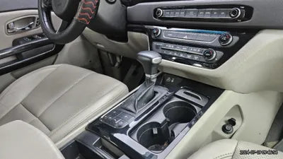 2017 Kia Carnival VIN: