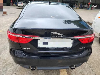 2016 Jaguar XF VIN: