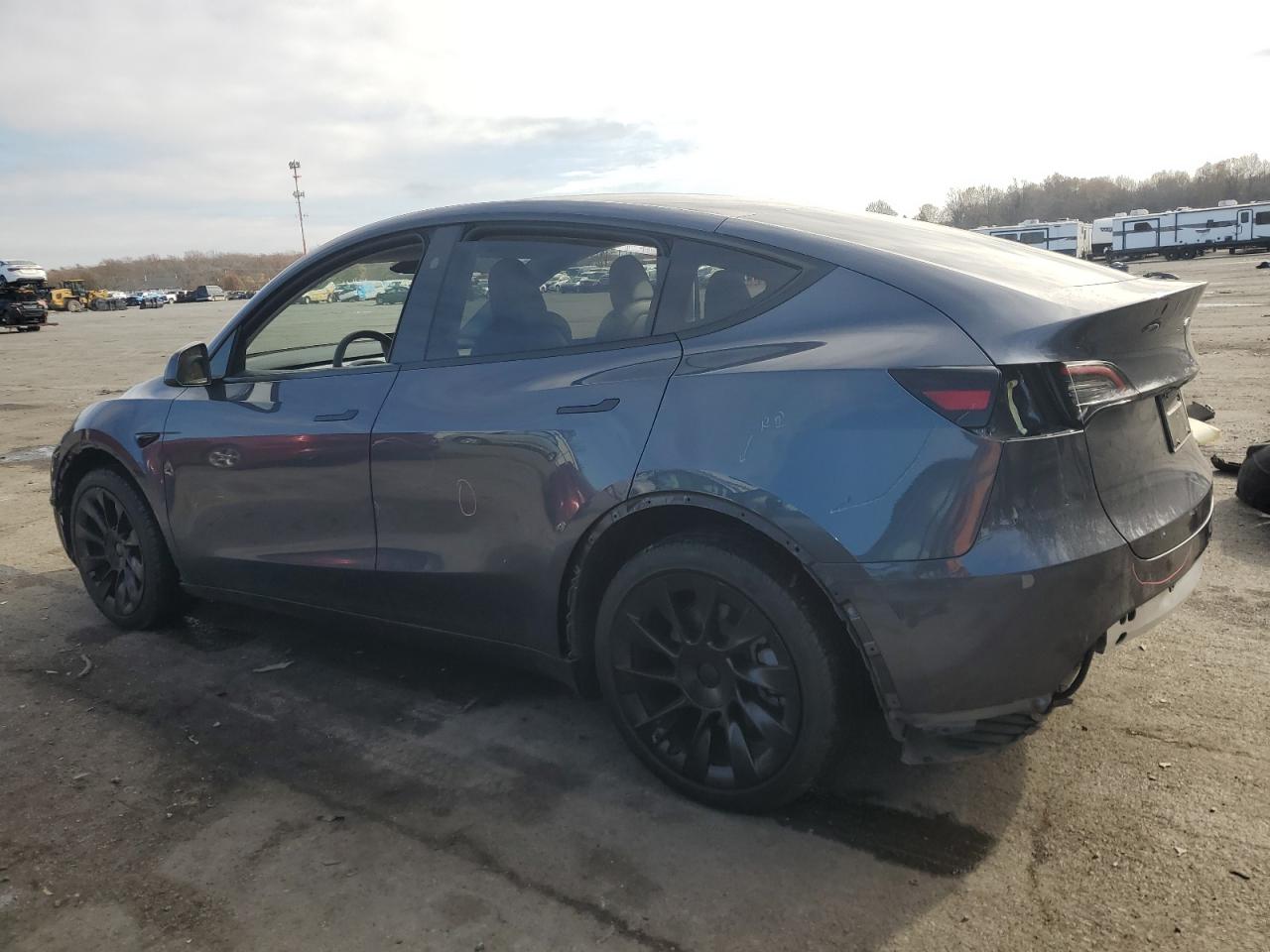 2023 TESLA MODEL Y  VIN:7SAYGDEE3PA203079