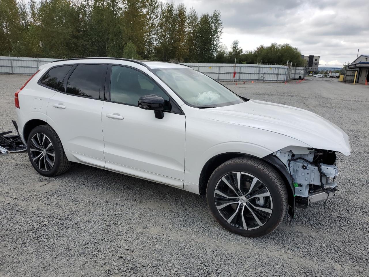 2024 VOLVO XC60 PLUS VIN:YV4L12RL5R1915501