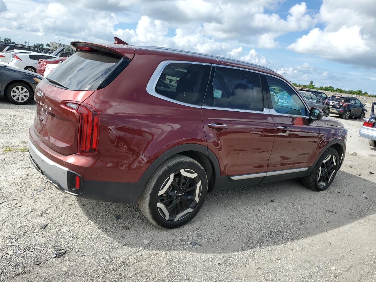 2024 KIA TELLURIDE S VIN:5XYP64GC8RG425963