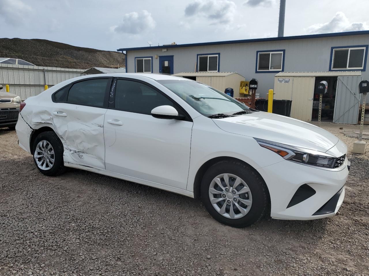 2023 KIA FORTE LX VIN:3KPF24AD1PE677301