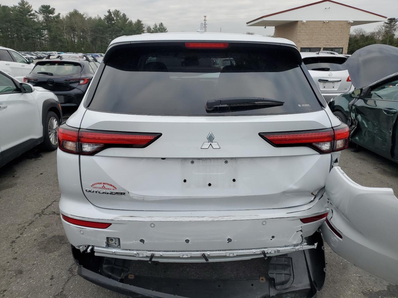 2024 MITSUBISHI OUTLANDER ES VIN:JA4J4UA81RZ030227