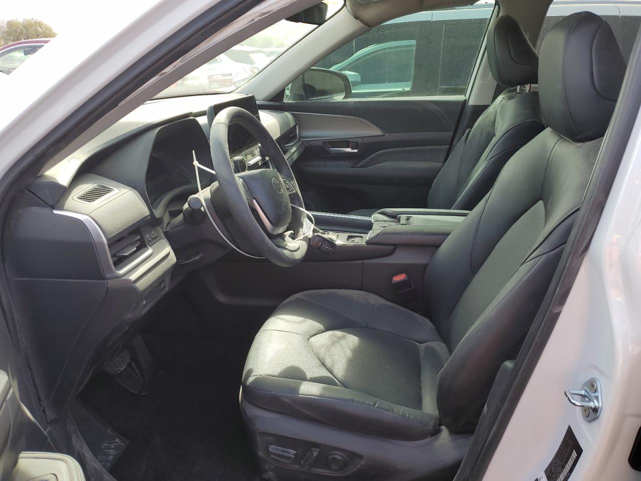 2024 TOYOTA GRAND HIGHLANDER XLE VIN:5TDACAB58RS020713