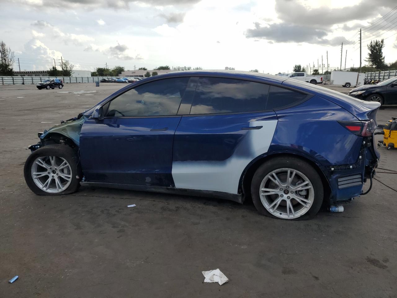2023 TESLA MODEL Y  VIN:7SAYGDEE6PF707676