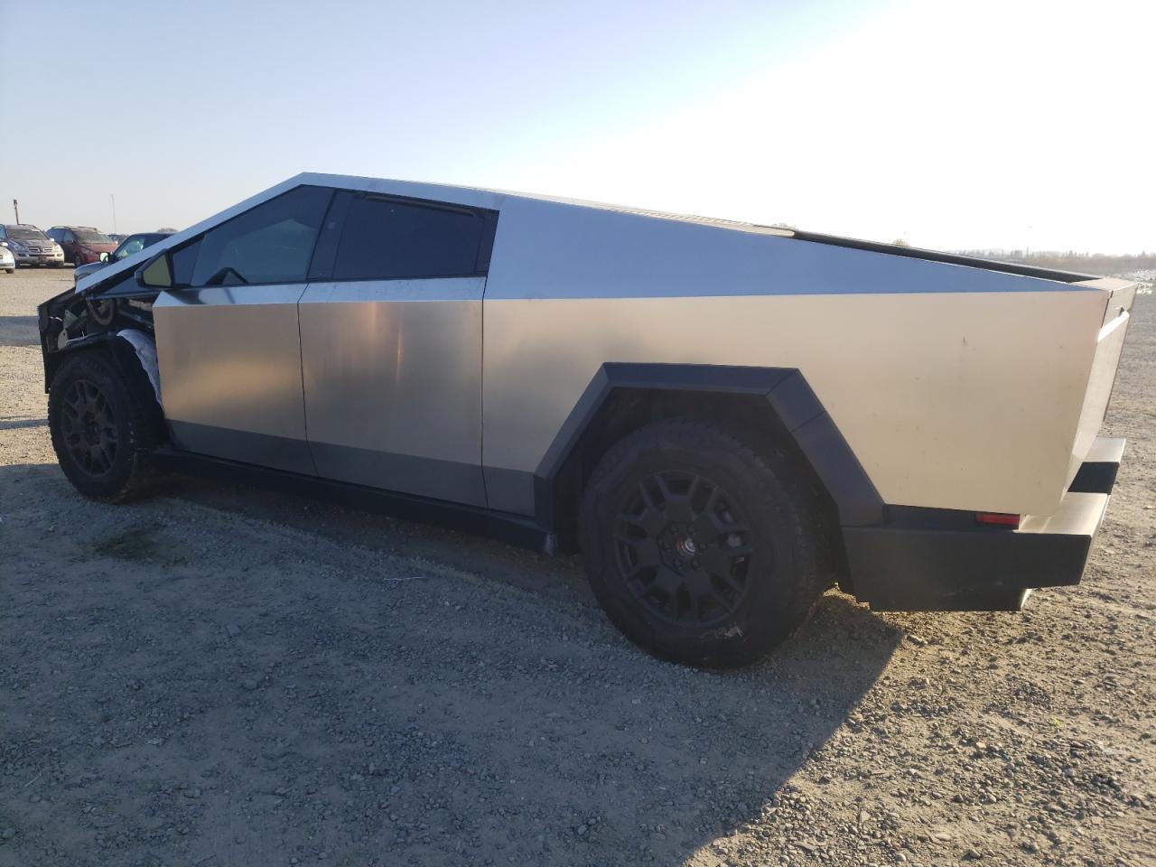 2024 TESLA CYBERTRUCK  VIN:7G2CEHEE4RA011979