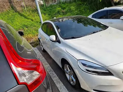 2017 Volvo V40 YV1MV79K0H2427826 VIN:YV1MV79K0H2427826