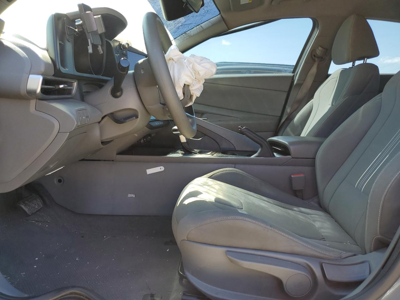 2022 HYUNDAI ELANTRA SEL VIN:KMHLM4AG6NU226043