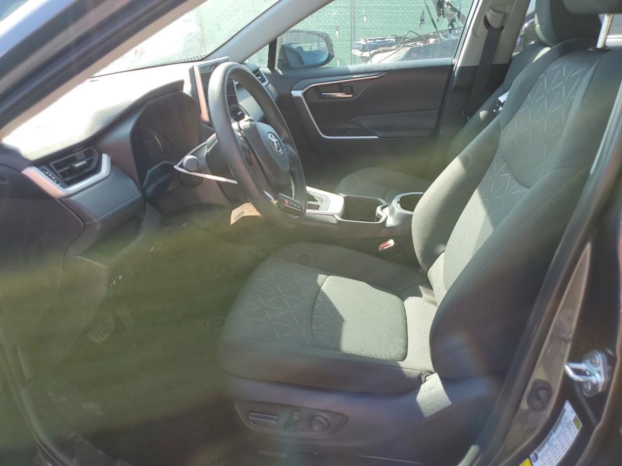 2024 TOYOTA RAV4 XLE VIN:2T3W1RFV0RC255188