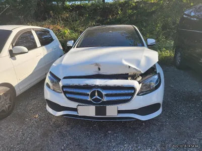 2016 Mercedes-Benz E 300 VIN: