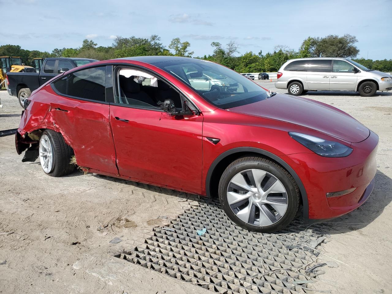 2024 TESLA MODEL Y  VIN:7SAYGDEEXRA251536