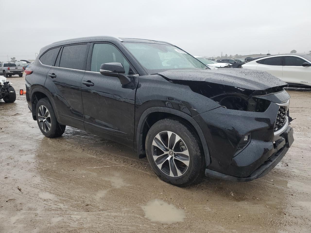 2022 TOYOTA HIGHLANDER XLE VIN:5TDGZRBH5NS244954