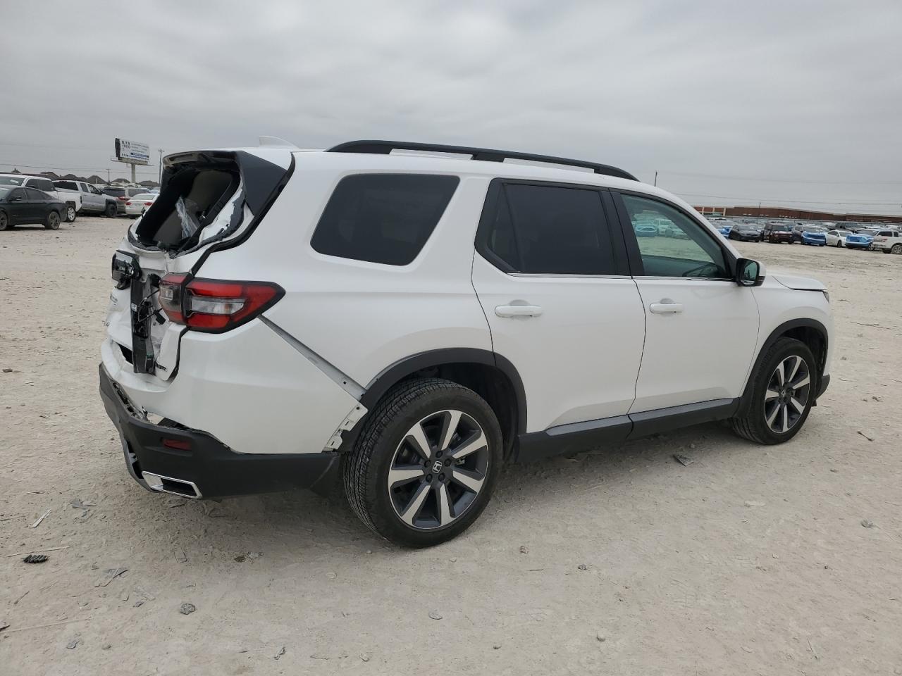 2024 HONDA PILOT TOURING VIN:5FNYG1H70RB002528