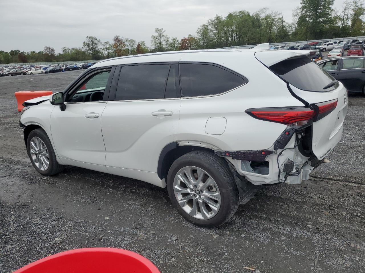 2022 TOYOTA HIGHLANDER LIMITED VIN:5TDDZRBH9NS217436