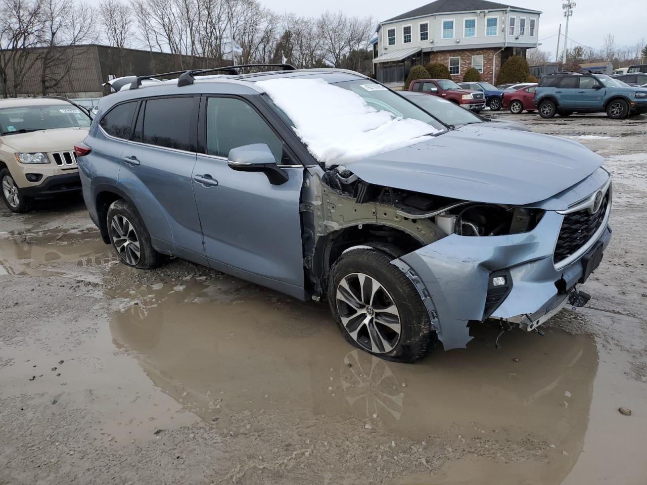 2022 TOYOTA HIGHLANDER XLE VIN:5TDGZRBH7NS183414