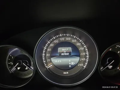 2015 Mercedes-Benz E 220 VIN: