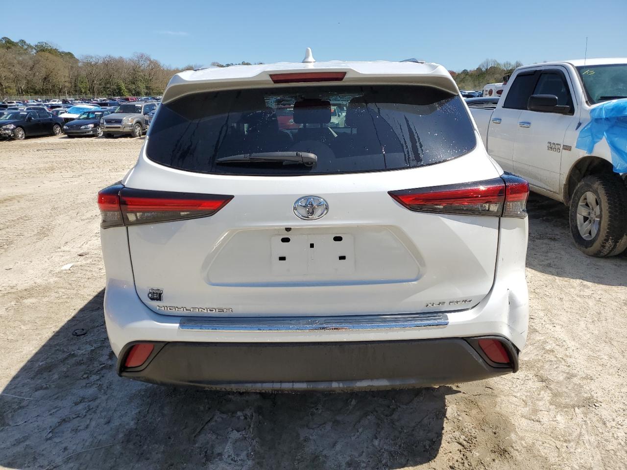 2022 TOYOTA HIGHLANDER XLE VIN:5TDGZRBH8NS594658