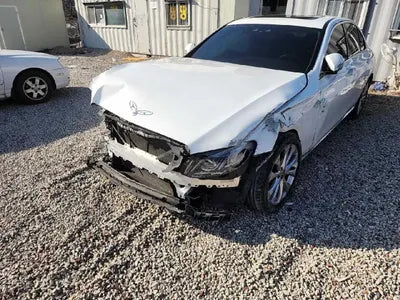 2018 Mercedes-Benz E 300 VIN: