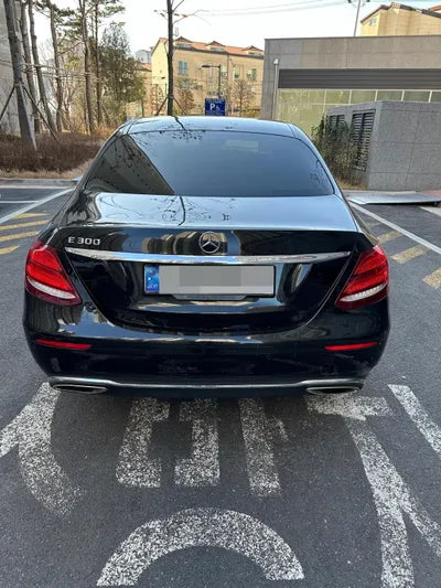 2018 Mercedes-Benz E 300 VIN: