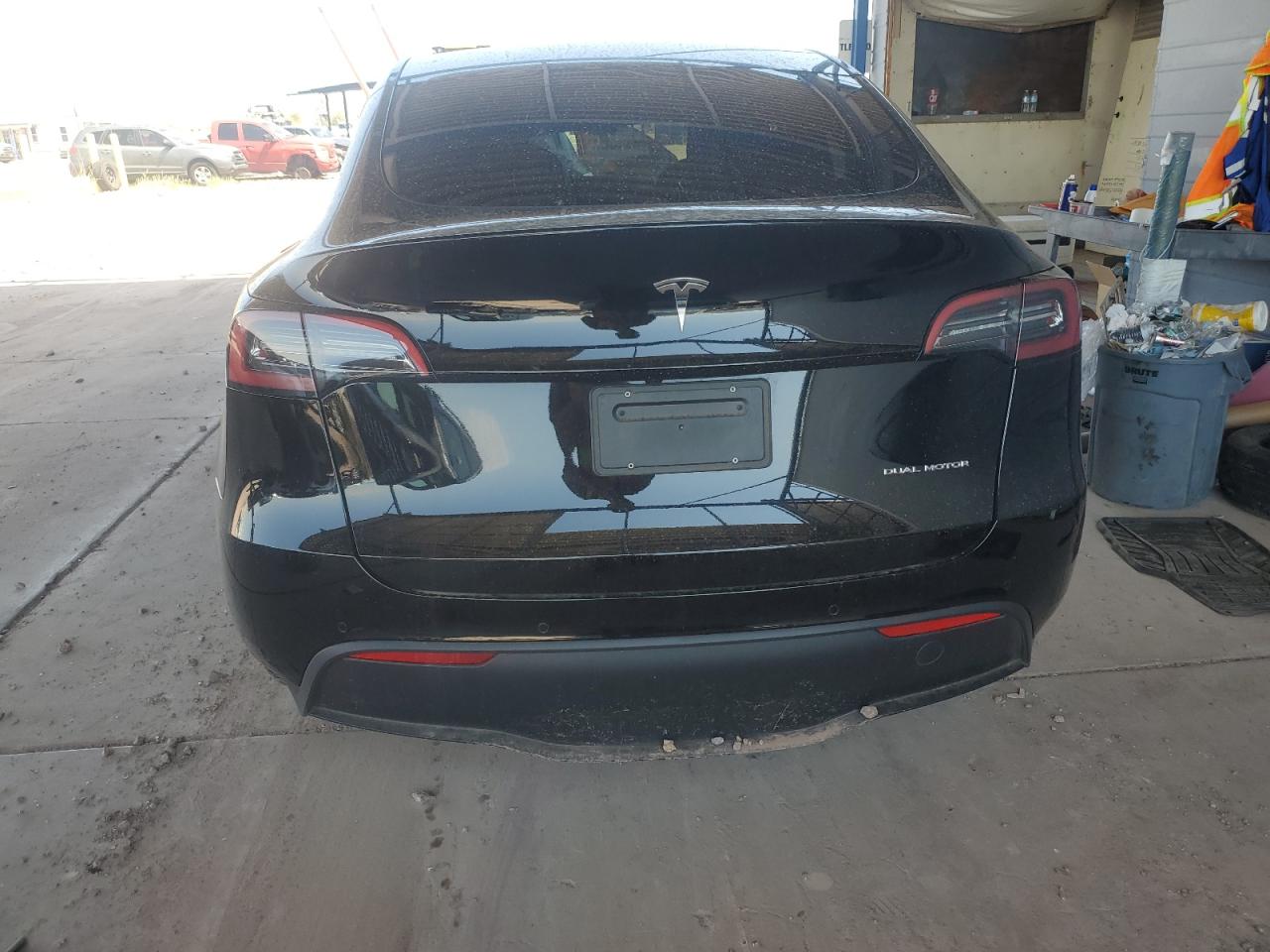 2022 TESLA MODEL Y  VIN:7SAYGDEE2NF332379