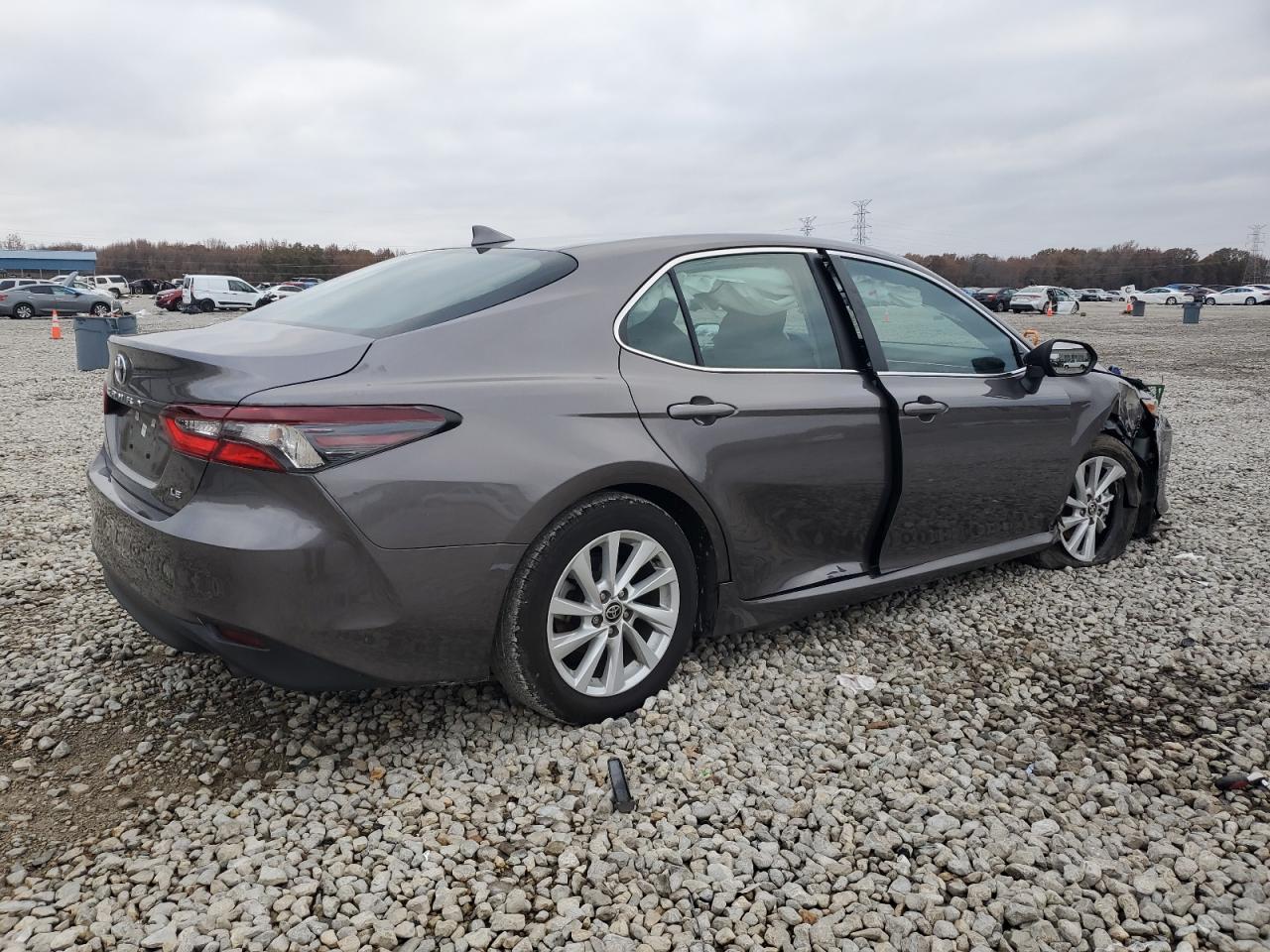 2022 TOYOTA CAMRY LE VIN:4T1R11AK2NU622587