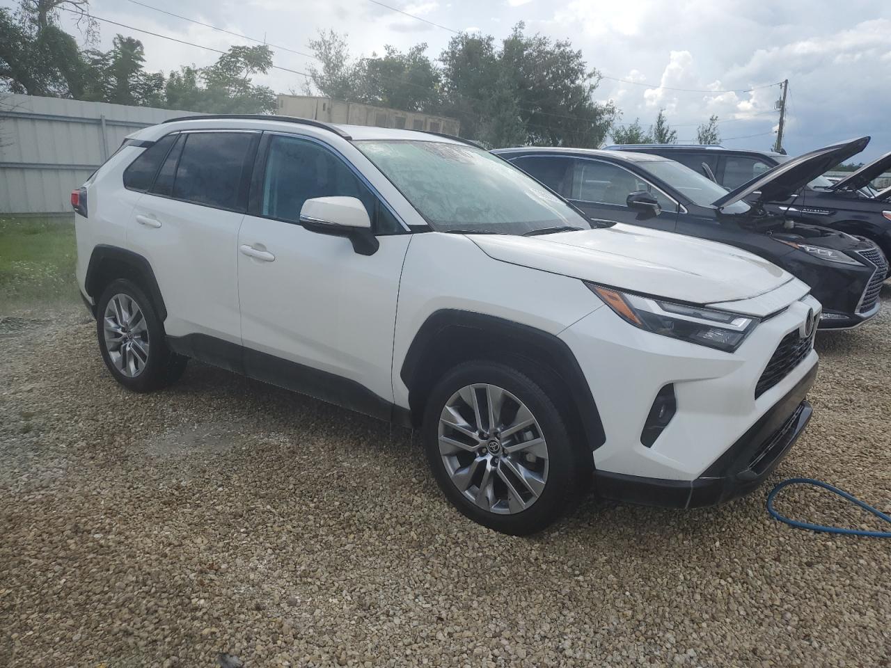 2022 TOYOTA RAV4 XLE PREMIUM VIN:2T3C1RFV5NW190057