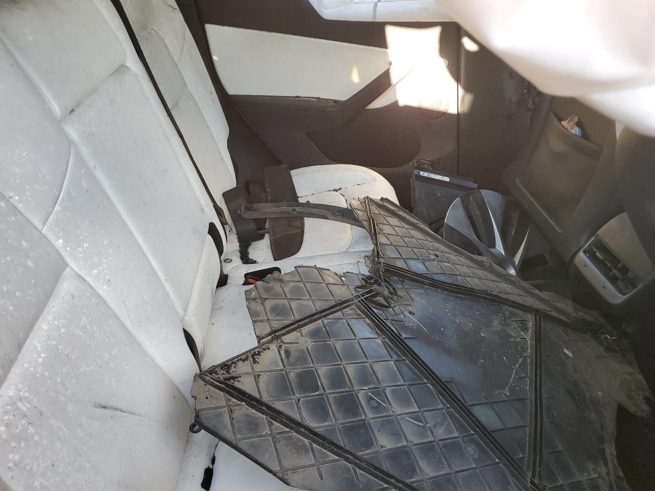 2022 TESLA MODEL Y  VIN:7SAYGDEE0NF332560