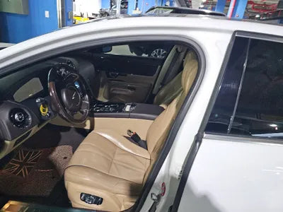 2016 Jaguar XJ VIN: