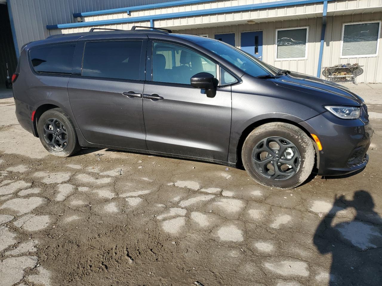 2022 CHRYSLER PACIFICA HYBRID TOURING L VIN:2C4RC1L72NR201182