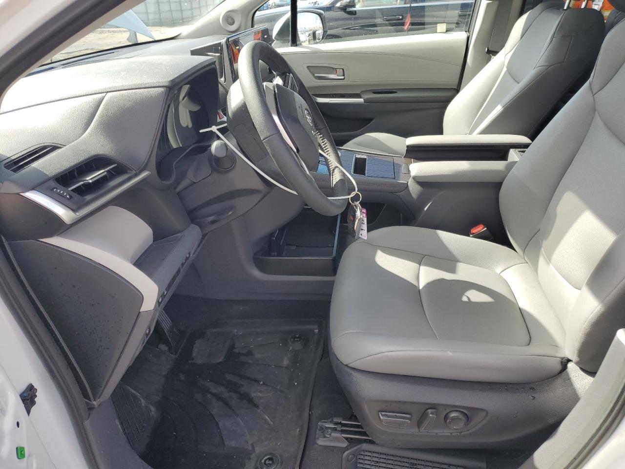 2023 TOYOTA SIENNA XLE VIN:5TDJRKEC2PS174278