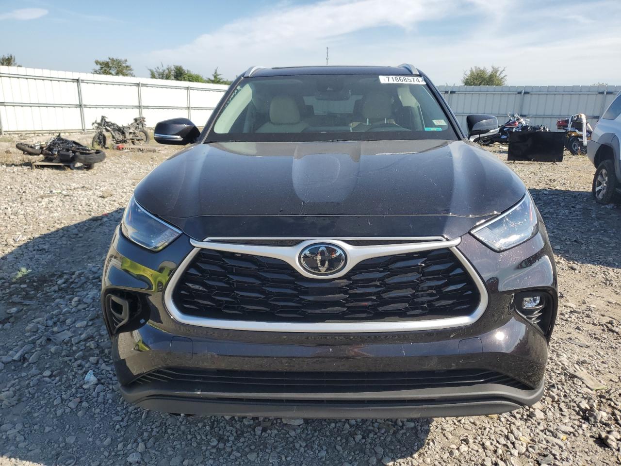 2022 TOYOTA HIGHLANDER XLE VIN:5TDHZRBH1NS228013