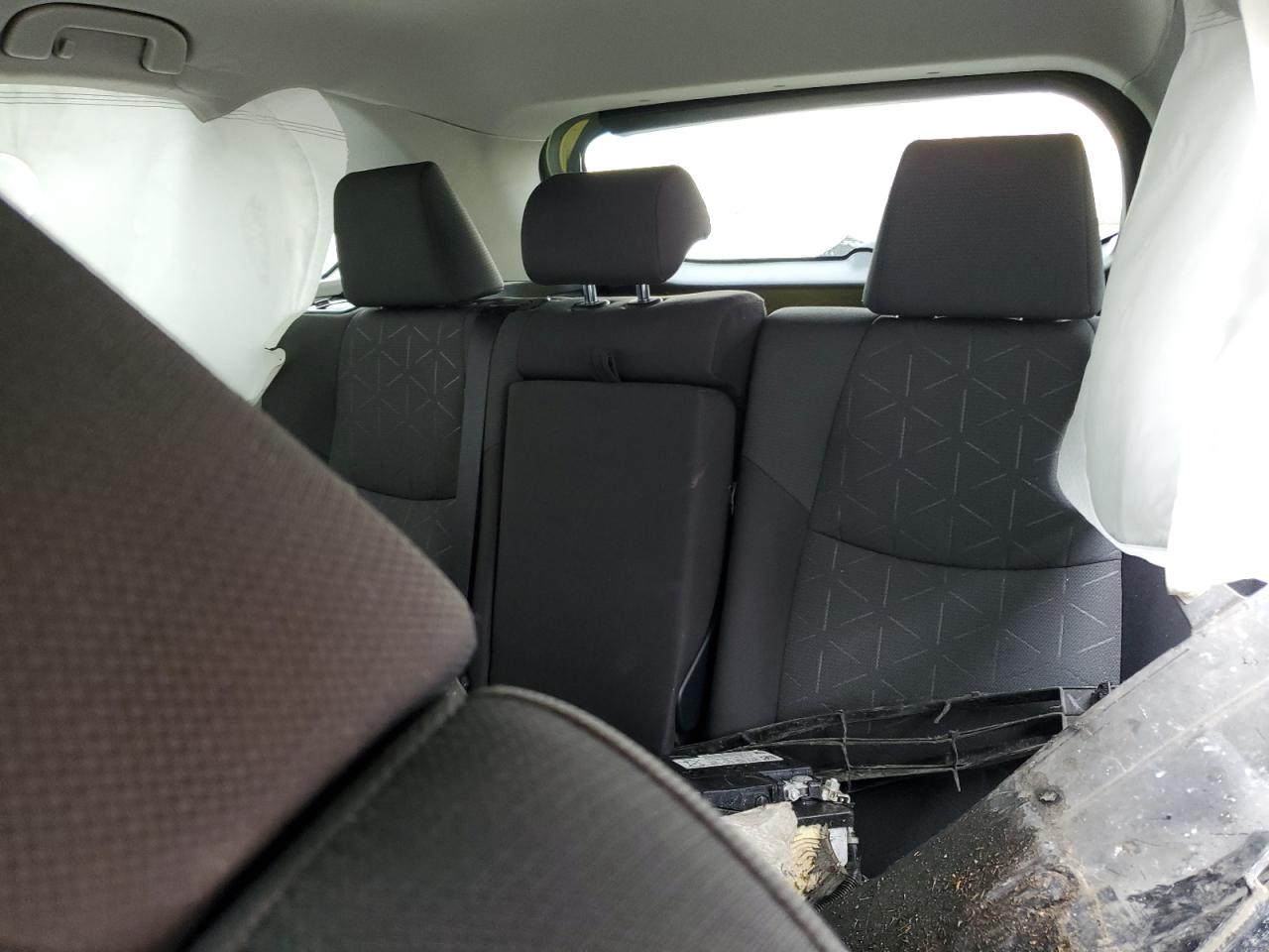 2022 TOYOTA RAV4 XLE VIN:2T3W1RFV2NW190126