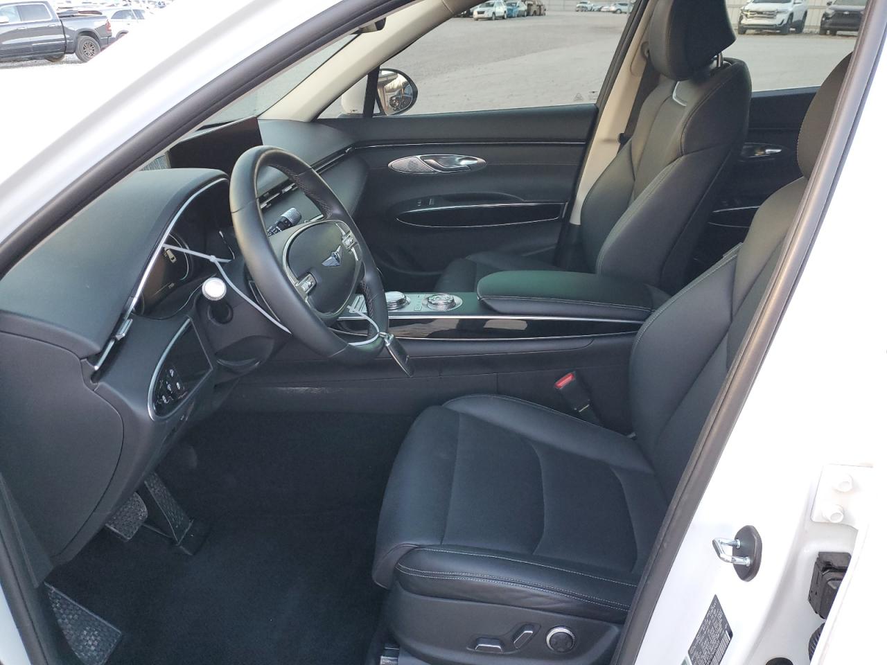 2022 GENESIS GV70 BASE VIN:KMUMADTB7NU024005