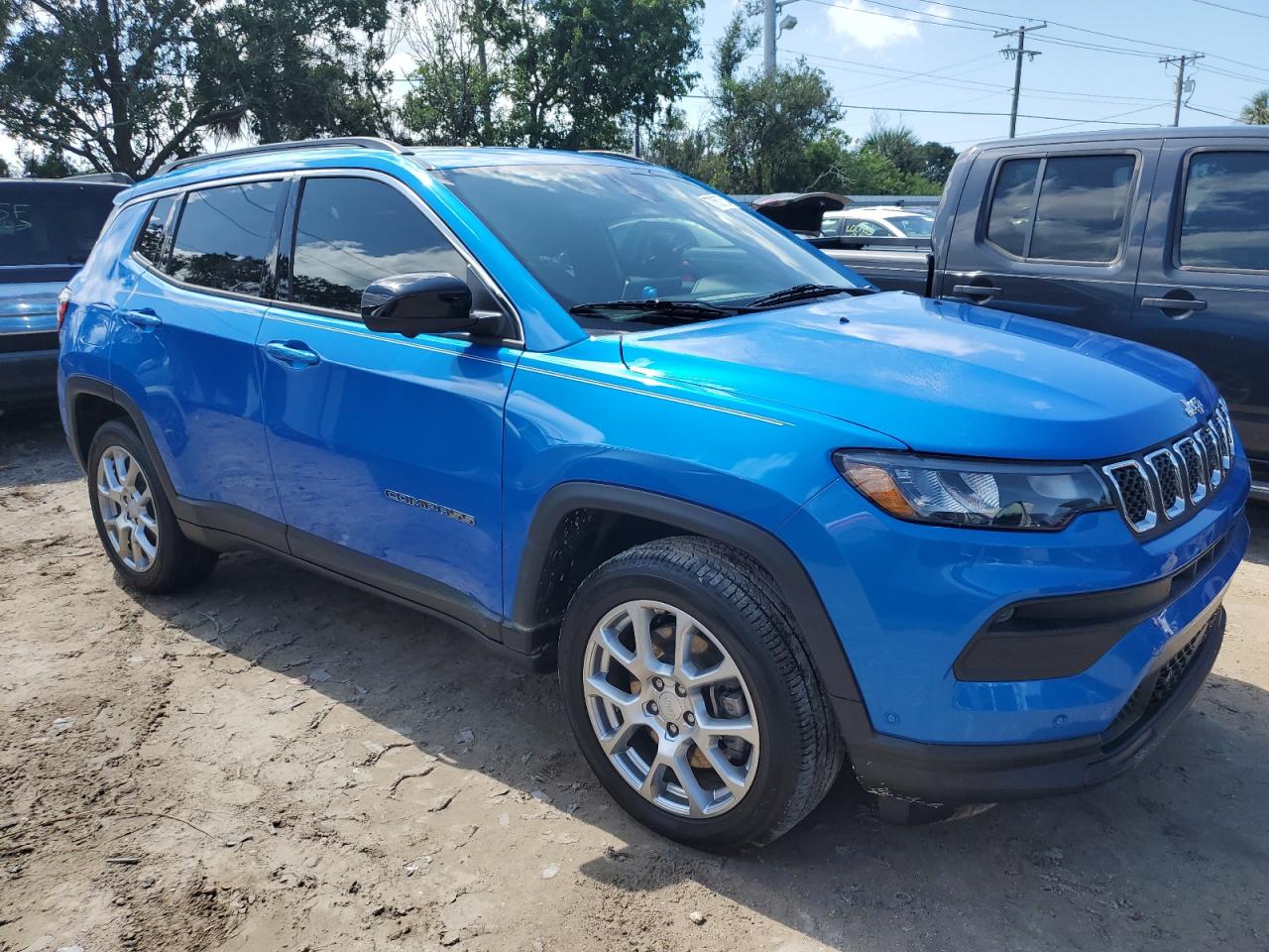 2023 JEEP COMPASS LATITUDE LUX VIN:3C4NJDFN3PT541473