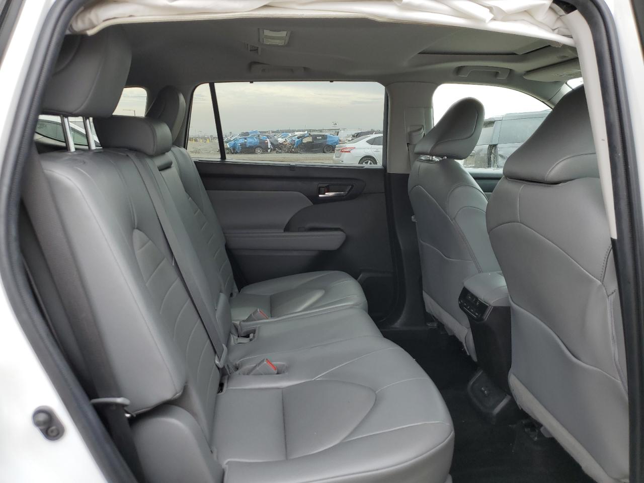 2022 TOYOTA HIGHLANDER XLE VIN:5TDHZRAH5NS549148