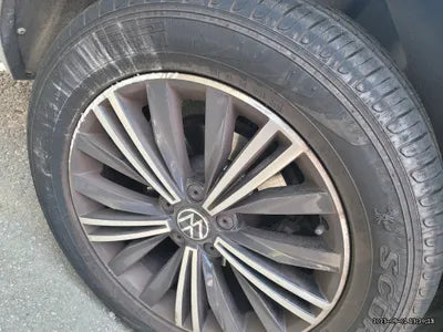 2021 Volkswagen Tiguan VIN: