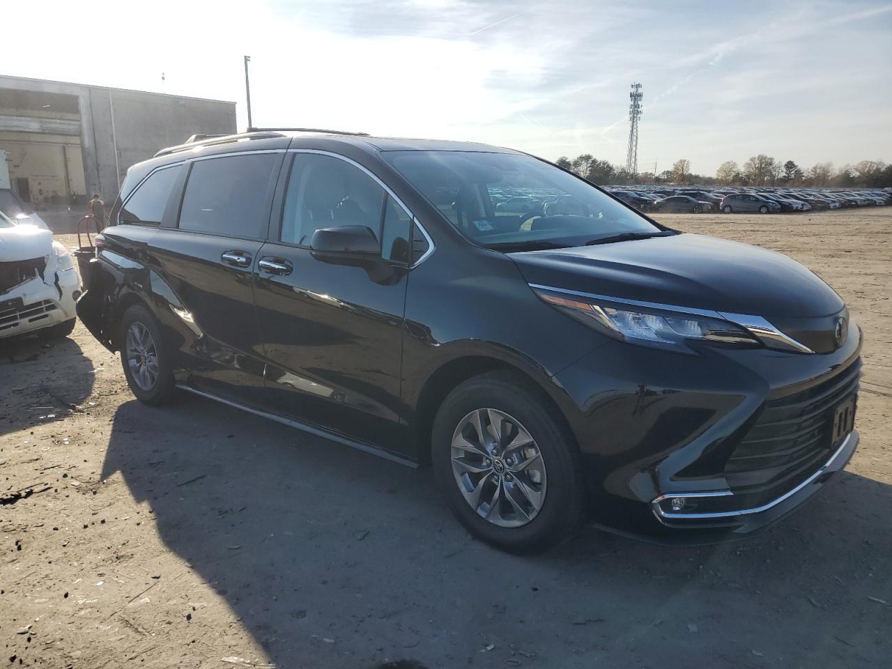 2023 TOYOTA SIENNA XLE VIN:5TDYRKEC5PS143170