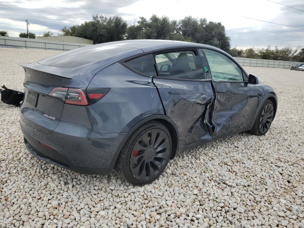 2022 TESLA MODEL Y  VIN:7SAYGDEF5NF565567