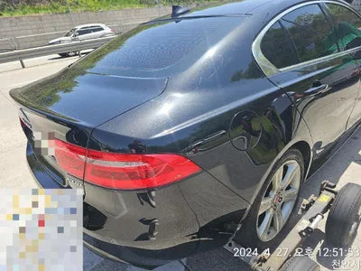 2015 Jaguar XE VIN: