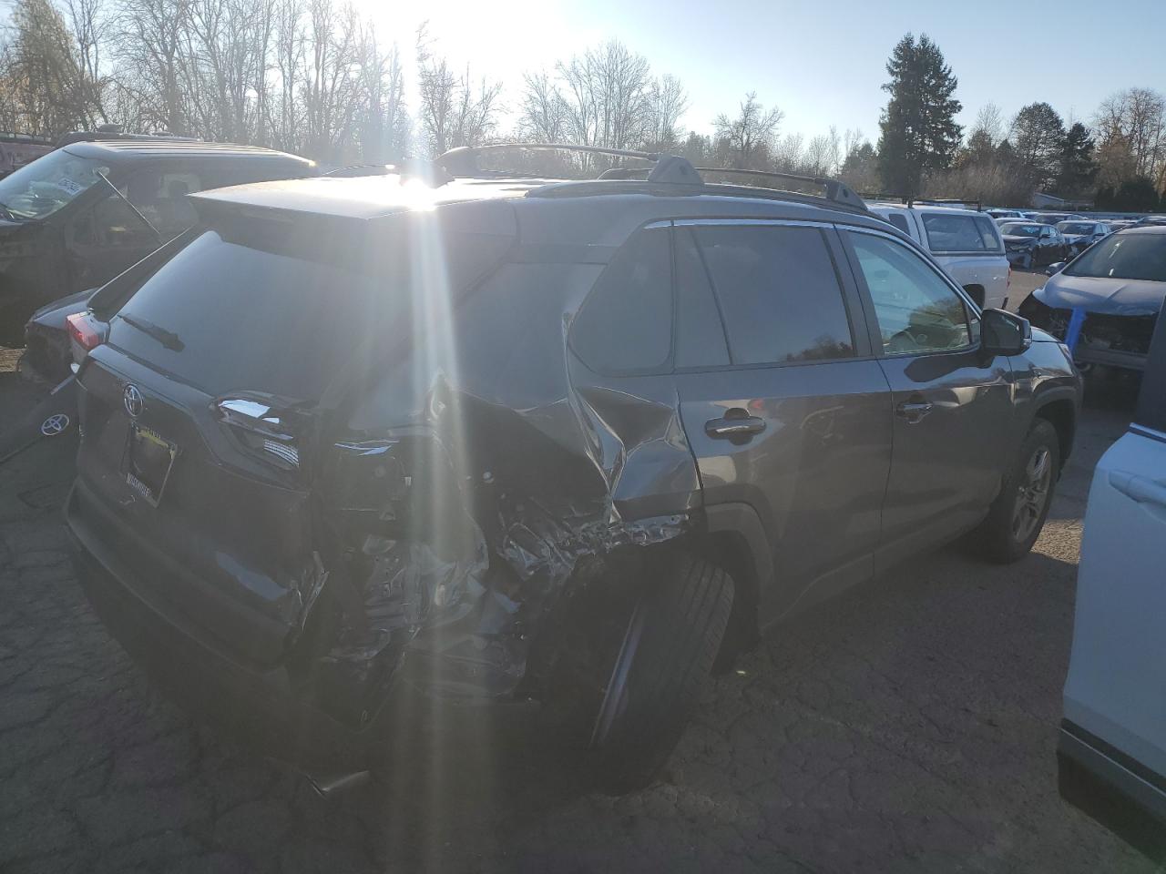 2024 TOYOTA RAV4 XLE VIN:2T3P1RFV4RC483201